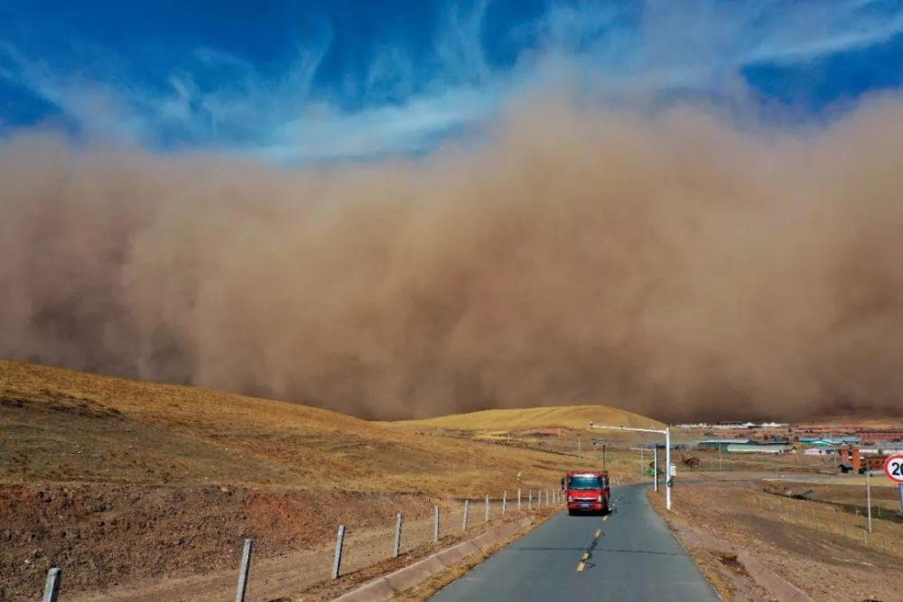 北方今年第10次，“卷土重来”的沙尘暴能铲除吗？