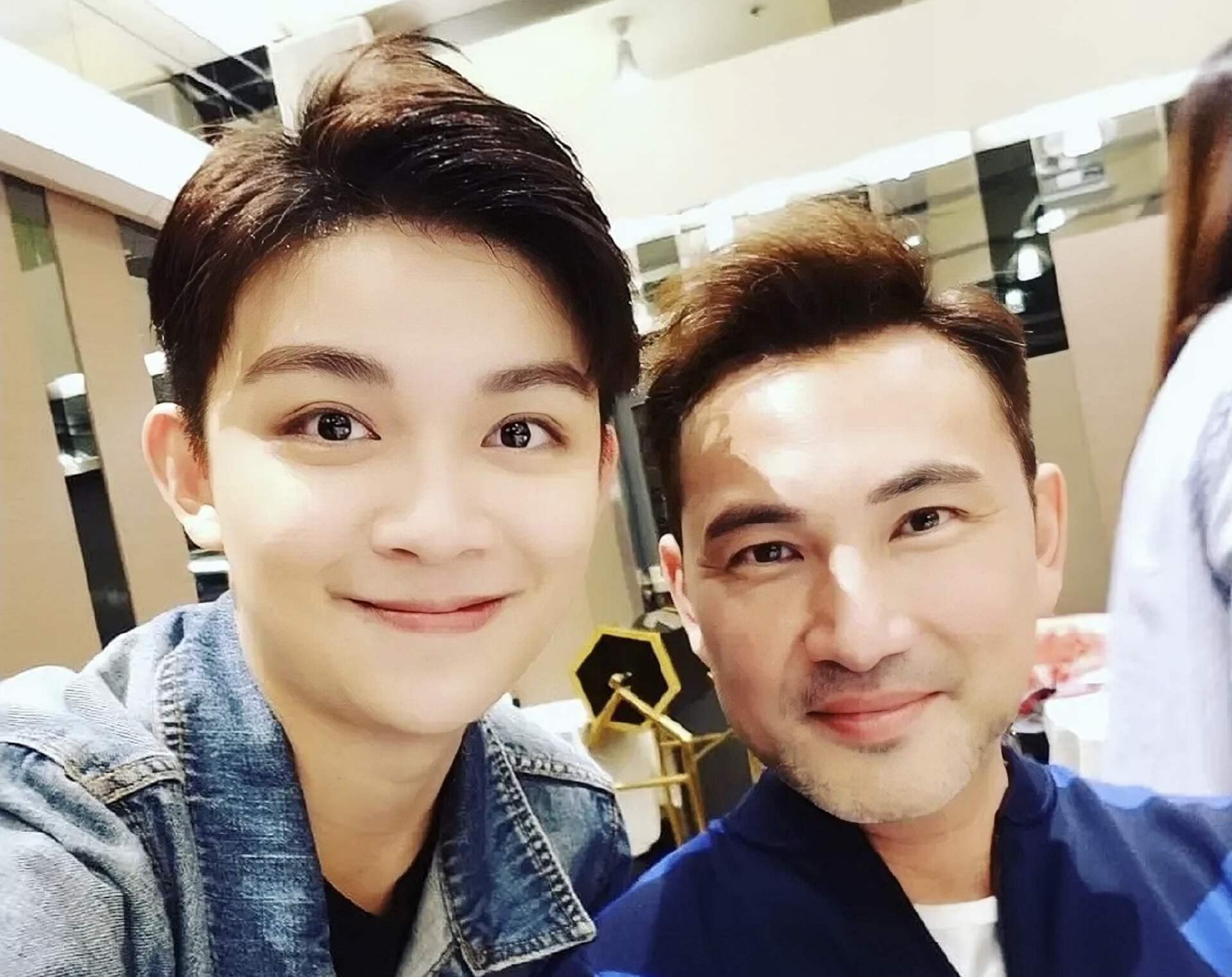 香港演員開水晶店，收入是TVB拍戲的十倍，和同性愛人感情穩定 - 