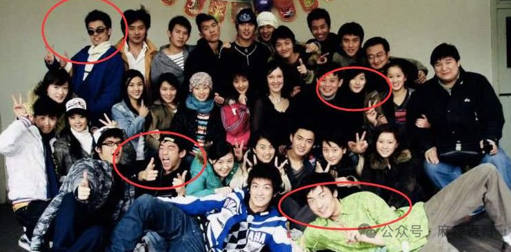 陈赫,是导演陈凯歌的侄子,母亲胡小玲是国家一级话剧演员,他本人毕业