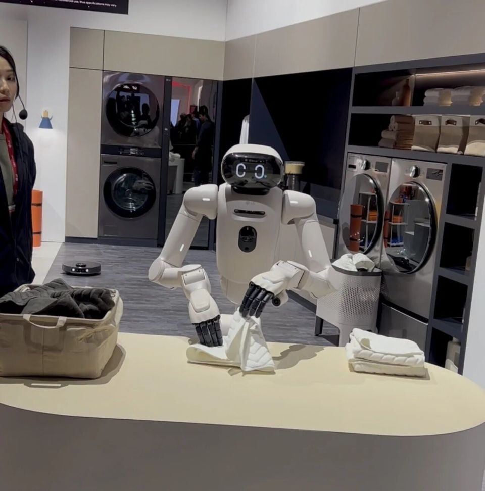 中耳筛查怎么做看遍CES2026：从21个AI硬件，看透AI落地的三个趋势_https://www.jmylbn.com_新闻资讯_第11张