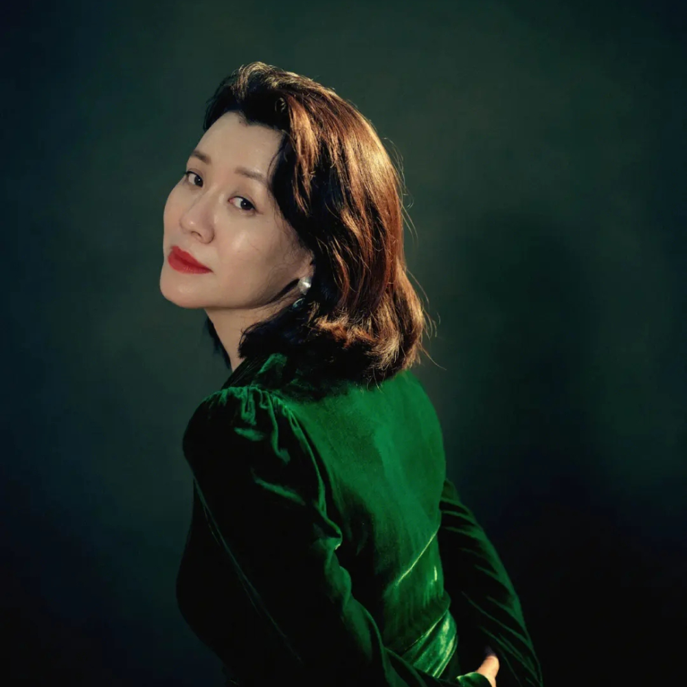 "大娘子"刘琳旧照惊艳众人,身材堪称完美,谈论男人外遇问题引争议