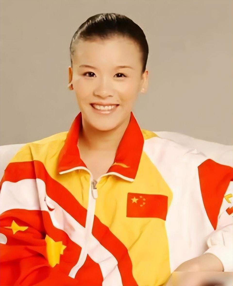 体操冠军桑兰:比赛"意外"高位截瘫索赔18亿,43岁被富豪丈夫宠成宝