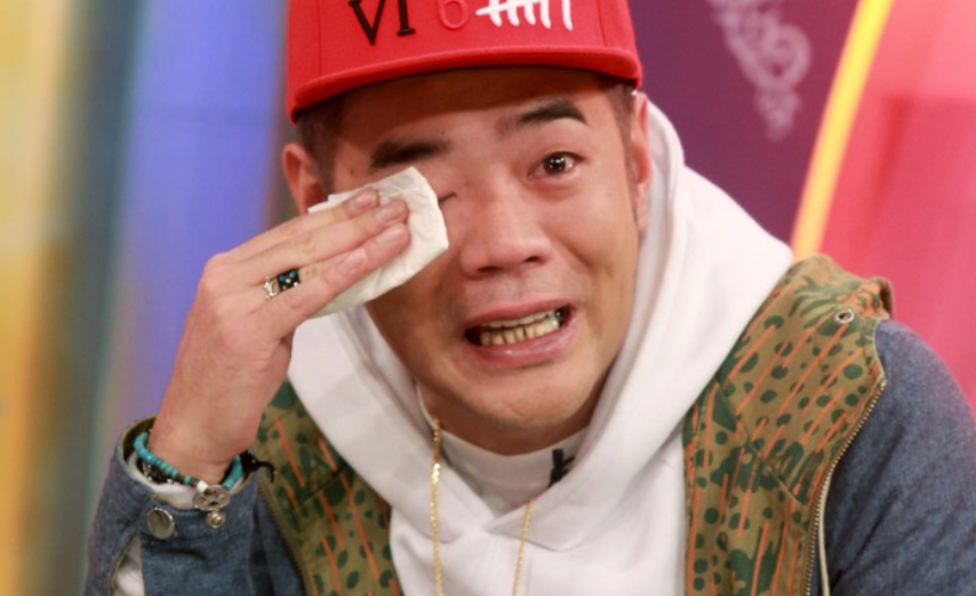 郭世伦老婆nina也选择了离婚,更是出面控诉郭世伦"五宗罪",不仅涉毒还