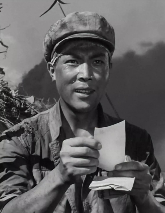 "为了胜利向我开炮",从获奖到去世仅11天,演员刘世龙悲苦一生_腾讯