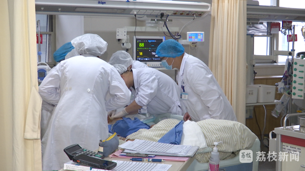 夏季中毒事故频发，AI和医疗进步下普通人该咋防？误区在哪？
