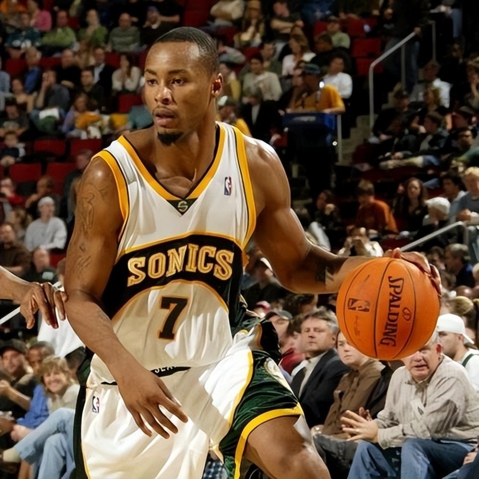 盘点名字像是国人的nba球星!张伯伦成就最高,一人因名字闹笑话