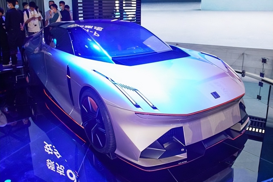 领克超跑明年上市!新车命名为"领克07",配剪刀门,起步价20万-腾讯新闻