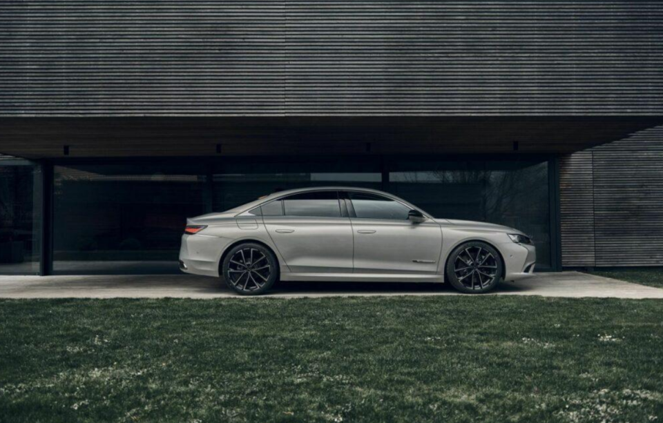 销量惨淡比停产还难受但新版ds9还是来了好车没人识货