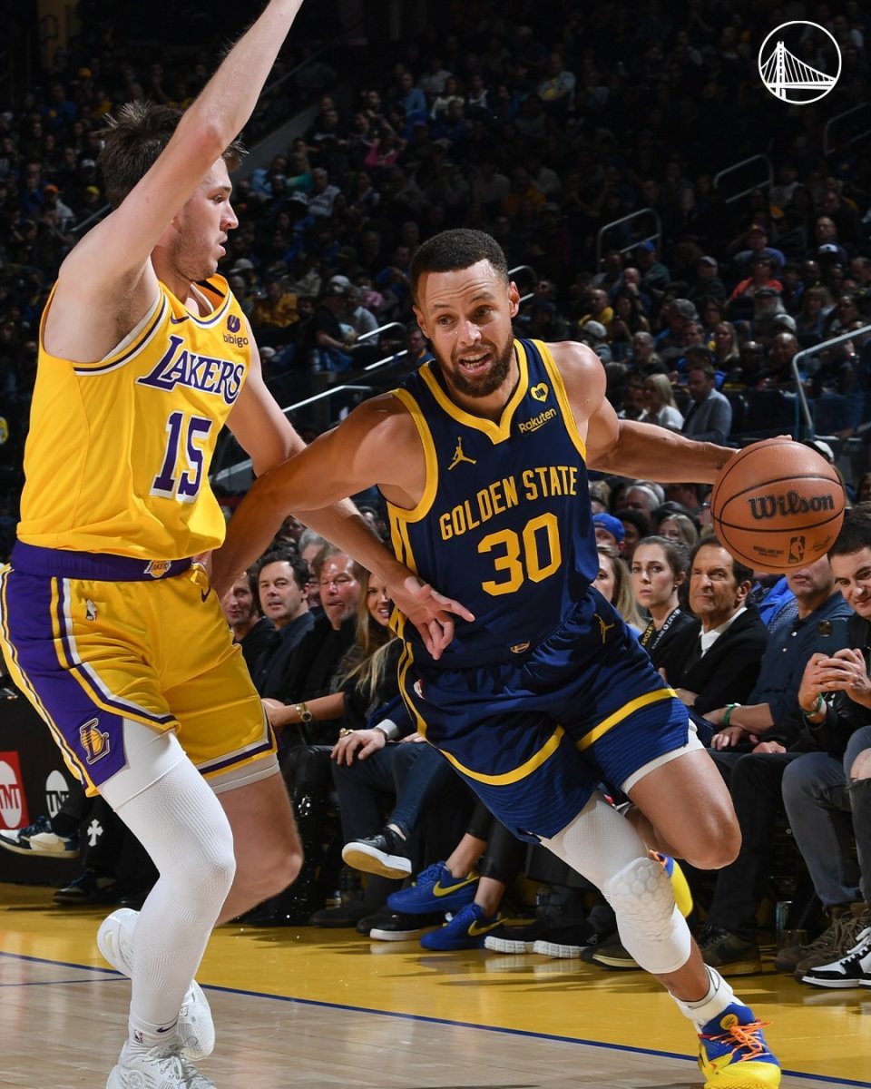 库里328复仇湖人达成新成就且连刷纪录打得浓眉提前认输