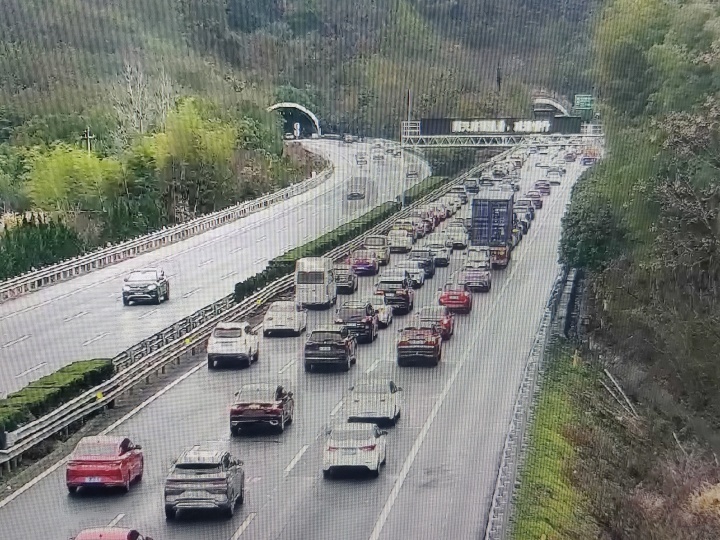 日均102万辆,春运一周高速繁忙!下周返乡,这份攻略请收好_腾讯新闻