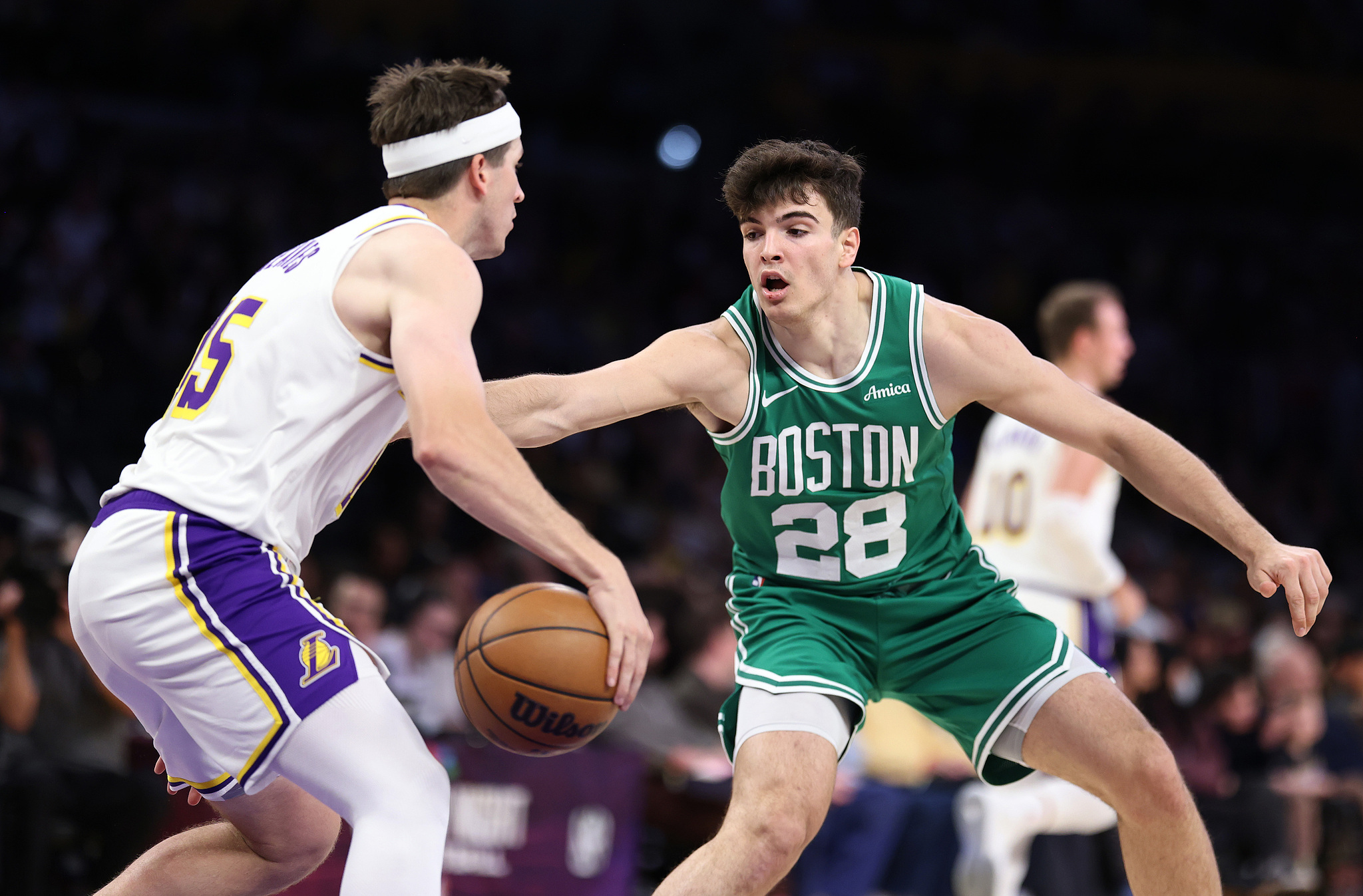 主場球迷倒戈，湖人兩戰慘敗43分！老詹里程碑之夜難掩3大爭冠短板 - 