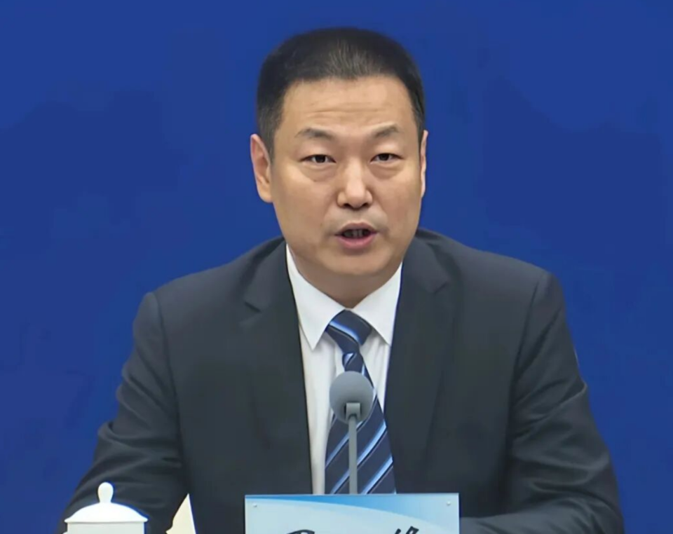 河南最大城商行换帅！行长升任董事长，新行长由河南农商行空降_腾讯新闻