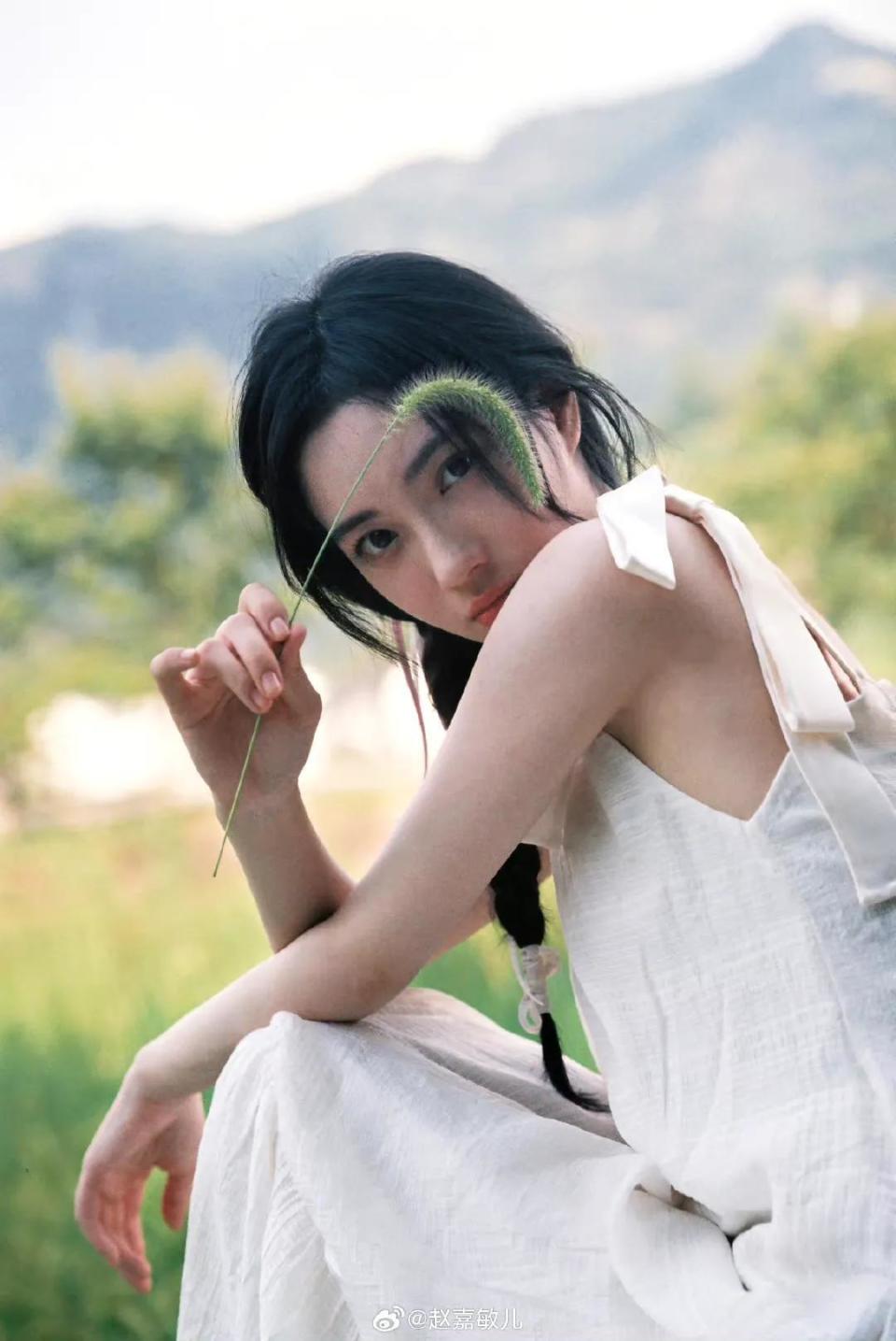 2015年7月,参加snh48第二届总选举,获得第1名.