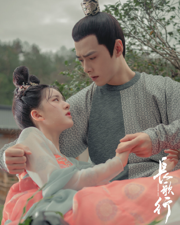 《一念关山》方逸伦，赵露思没把他带红，刘诗诗却让他大器晚成了_腾讯新闻