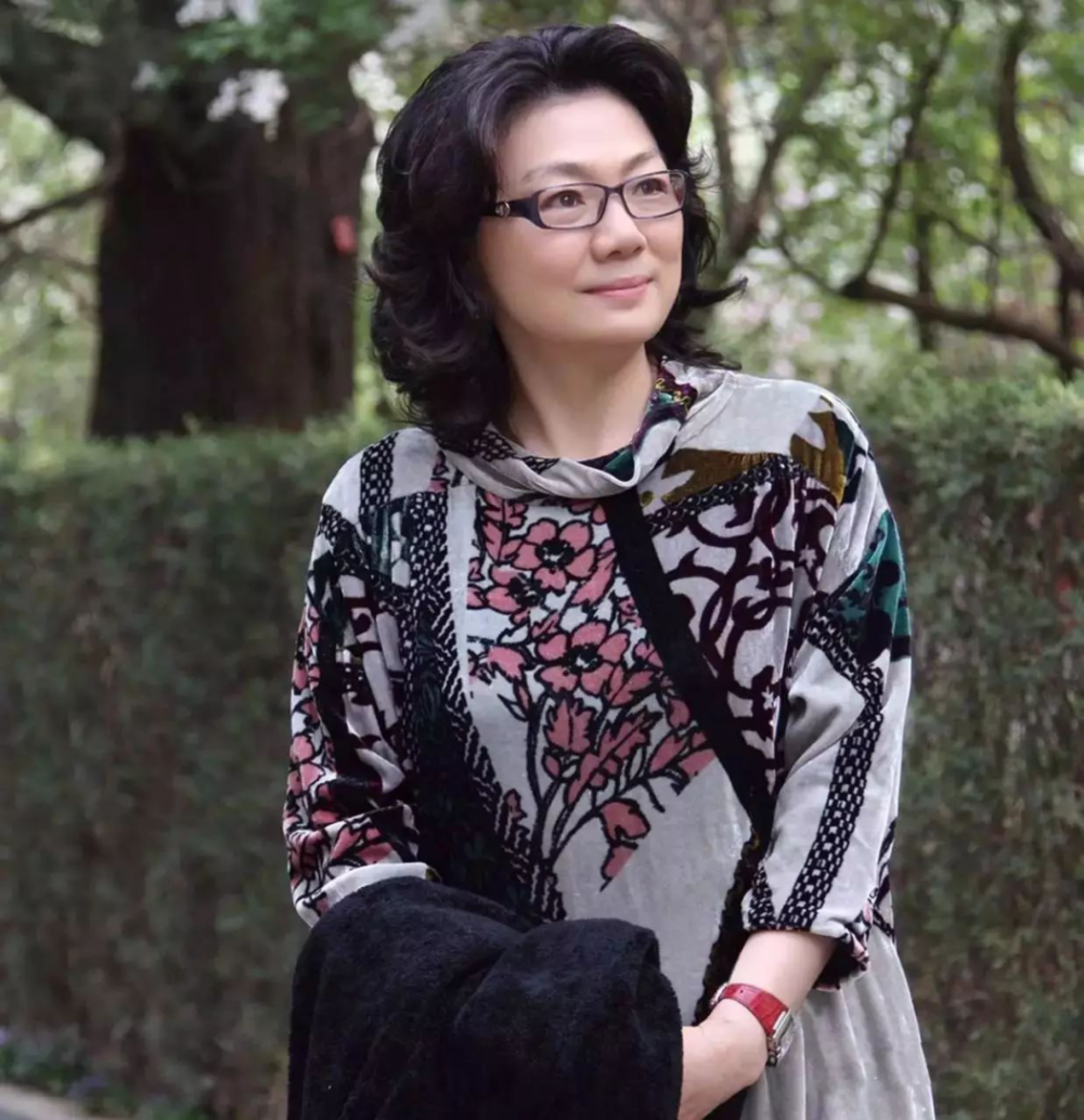 金铁霖遗孀马秋华:二婚相伴32年,丈夫去世后,她过得如何?