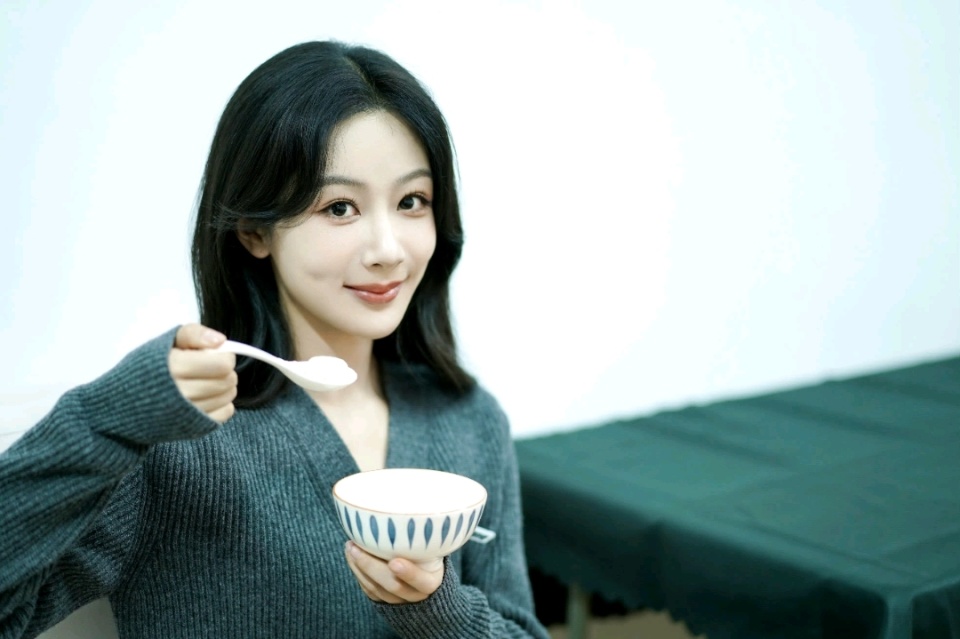 杨紫《承欢记》获央视官宣后,档期也已确定,家庭剧又有王炸_腾讯新闻