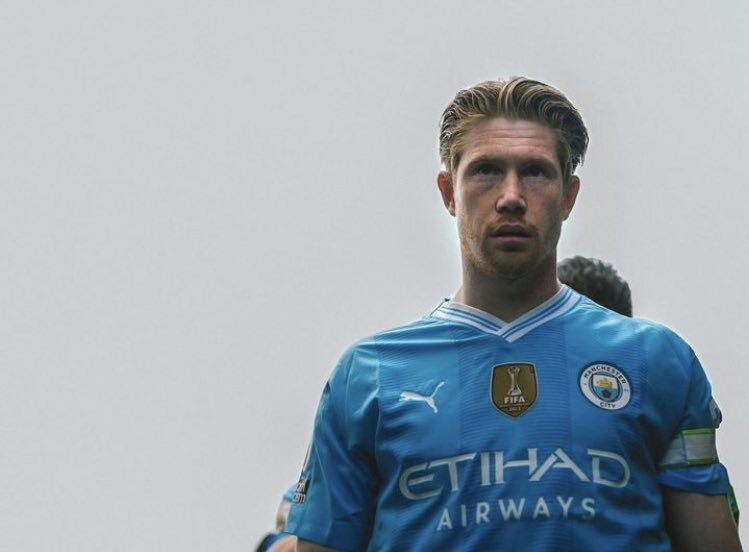 主动出击!曝德布劳内再和曼城谈续约,瓜帅留队是关键,沙特报价