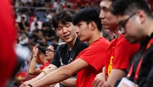 媒体人：杨瀚森结束国家队窗口期比赛后，将随开拓者参加今年NBA夏联