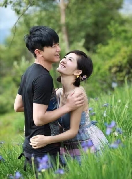 张杰晒合照纪念结婚12周年,谢娜甜蜜回应:让我们继续相爱吧_腾讯新闻