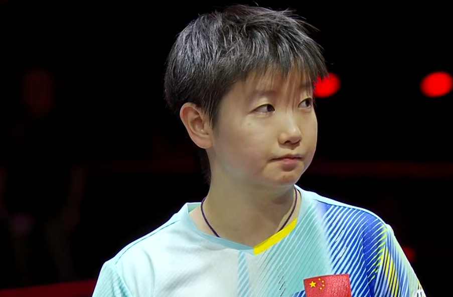 孫穎莎無愧世界巨星，甜茶一看到她的海報，二話不說就買下，還準確叫出她姓名 - 