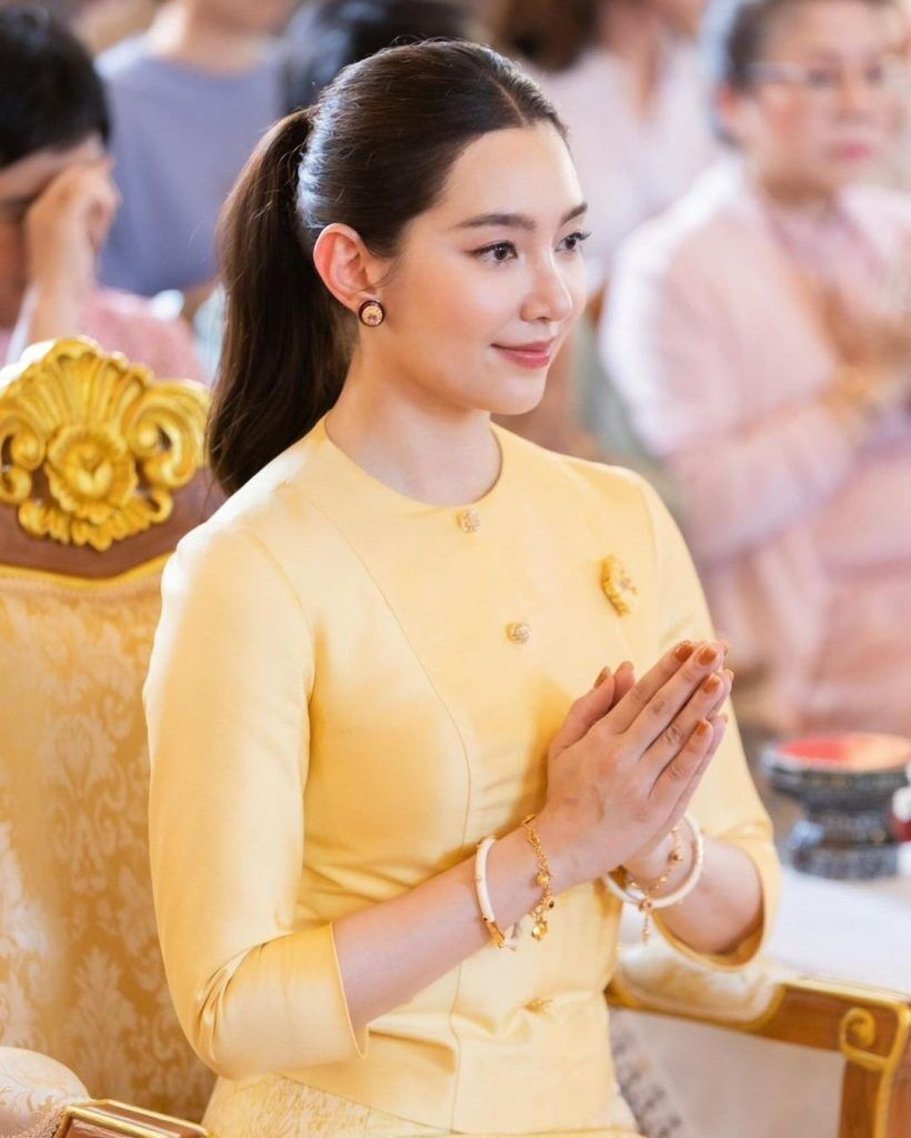 泰星bella承认恋情!与富商男友同赴香港做功德!