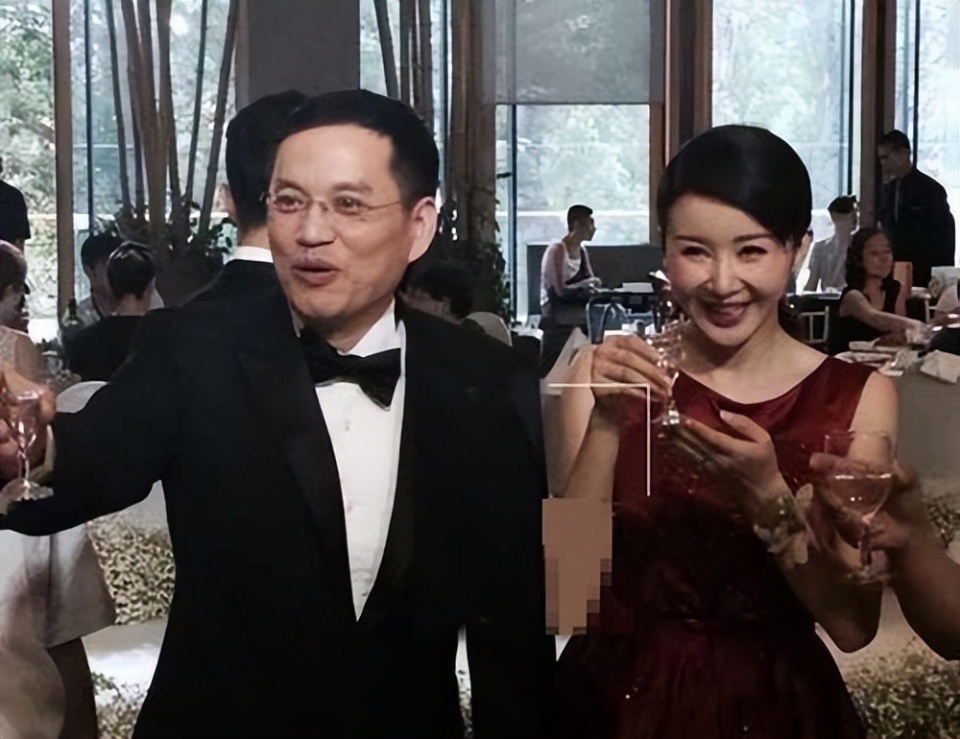 孙菲菲被霸凌后续,曾多次举报无效被逼退圈,导演张汉杰丑闻被扒