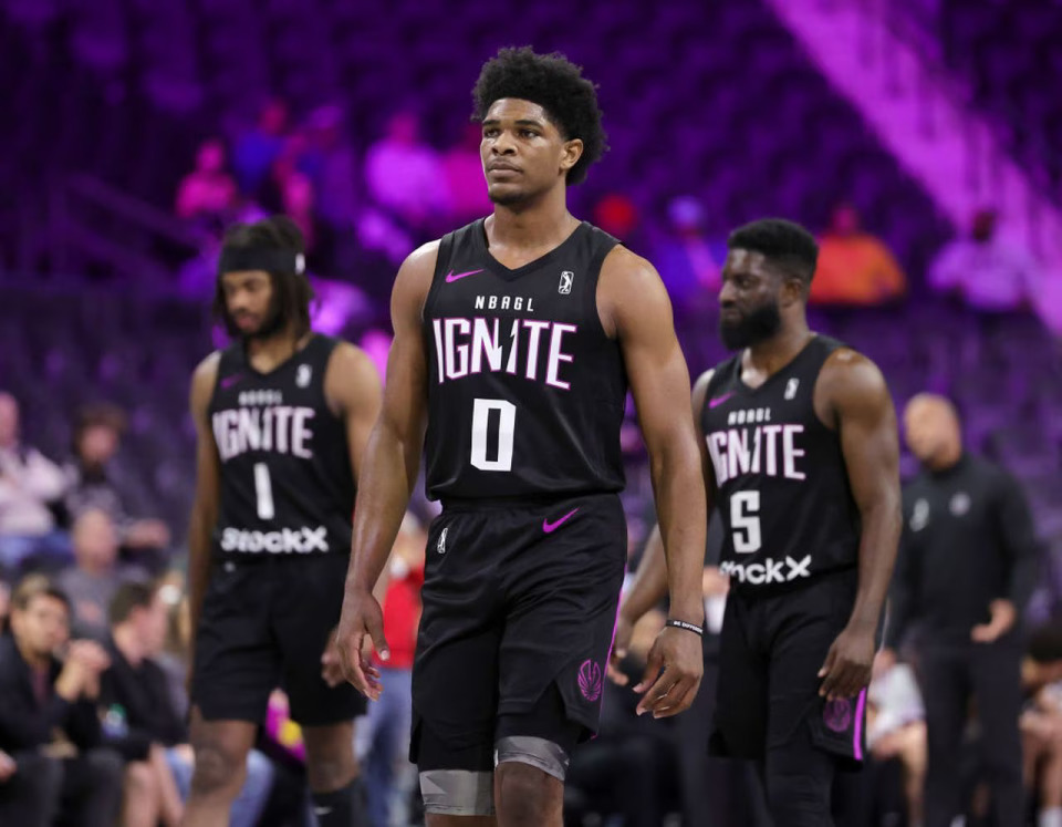 亨德森当选开拓者探花模板为威少罗斯联手利拉德曾出演詹皇纪录片