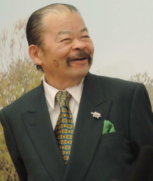 演员佐藤蛾次郎家中浴缸猝逝,曾与王祖贤出演《北京猿人》插图1