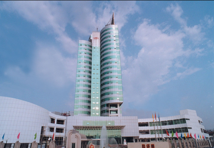 市值蒸發2000億元後，“中藥茅”片仔癀控股股東首啟3億至5億元增持 | 大魚財經 - 