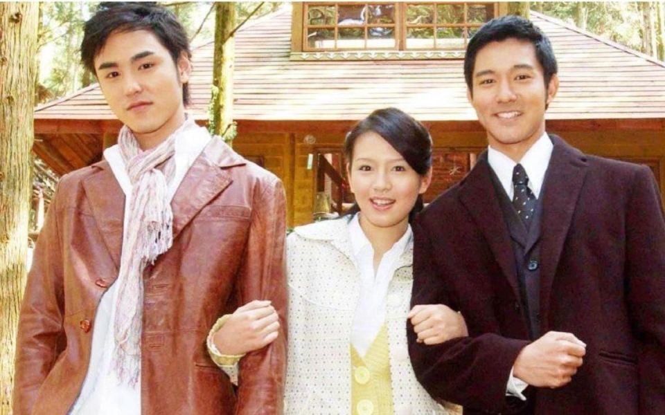 刘品言闪婚闪孕！崴脚时被男方照顾打动，曾因与阮经天恋爱退圈_腾讯新闻
