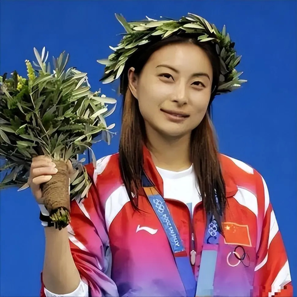 郭晶晶担任奥运跳水裁判长,夫妻俩各自赶路,三个孩子有了新归属