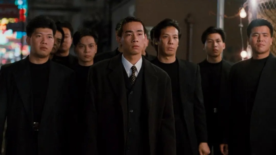 虽然陈小春不像刘德华,梁朝伟那样大红大紫,但凭借多变的表演风格,仍