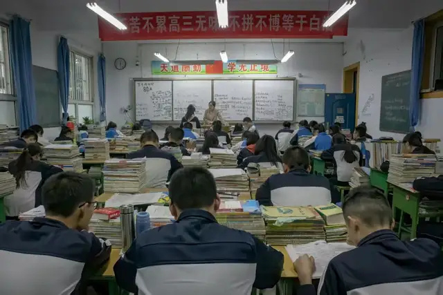 家长反对高三双休，最可怕的就是互害式内卷_腾讯新闻