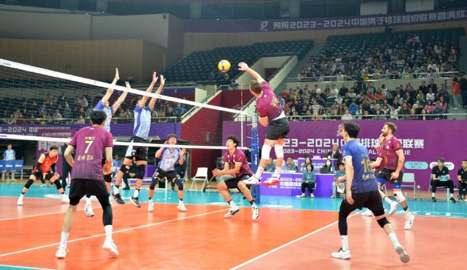 男排联赛半决赛河北爆冷32擒获北京主教练刘光心大有前途