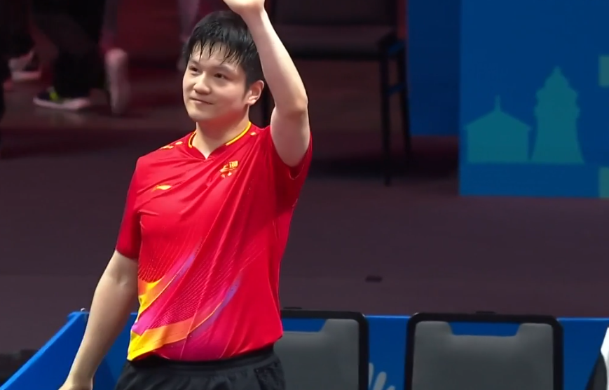 注意到了嗎？樊振東奪冠後先後做出三個動作，詮釋什麼是人品球技雙在線 - 