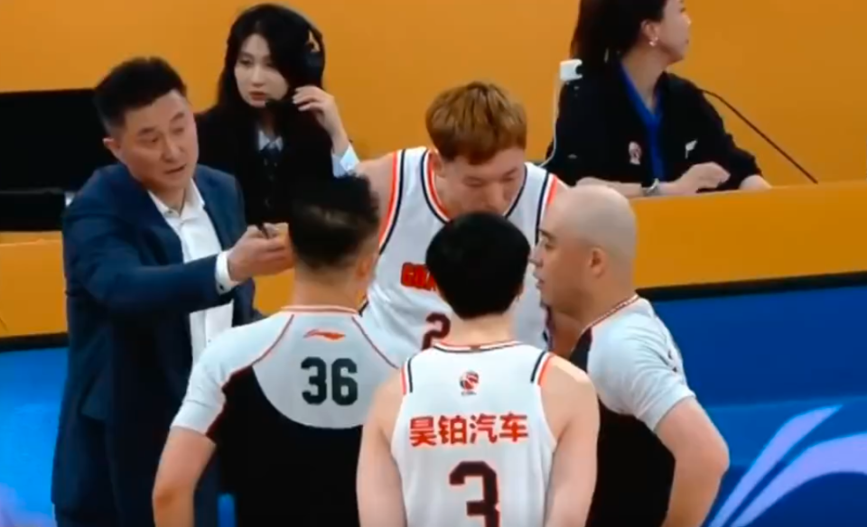 重罚出炉！周琦被禁赛两场，他这一肘可能让广东冠军梦成空！_腾讯新闻