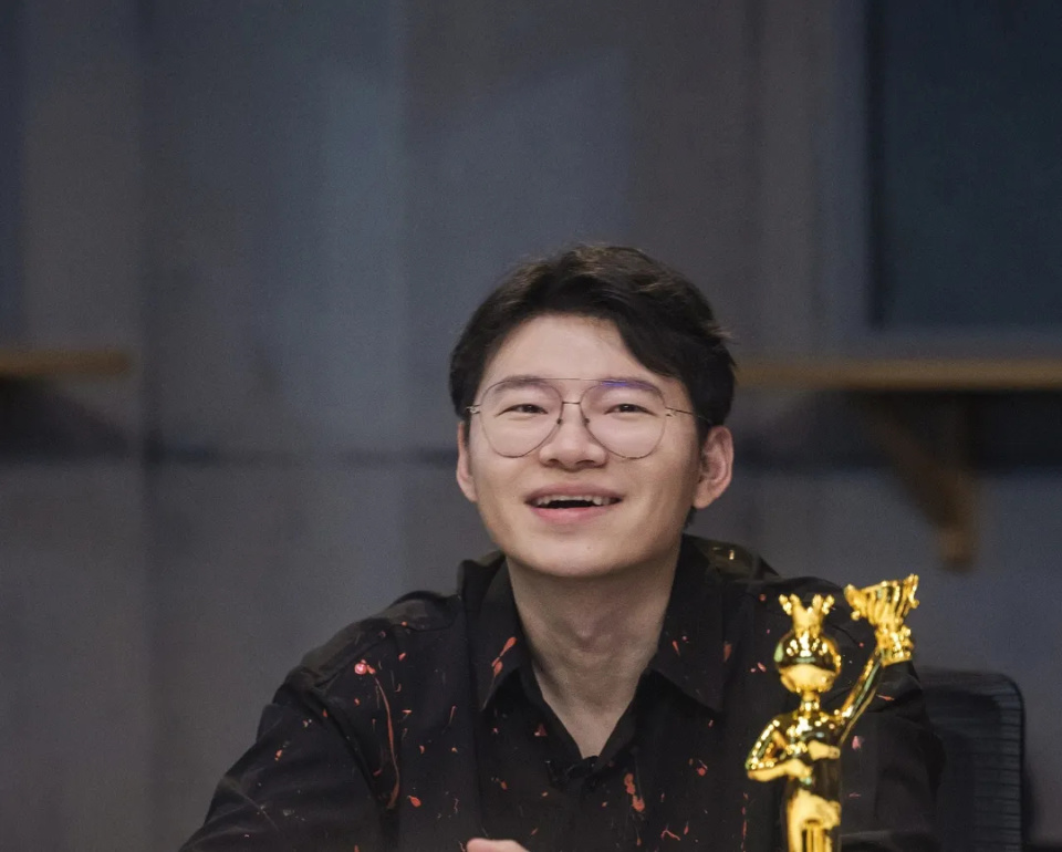 玫瑰的故事吴彼喜剧人出身赚钱给老婆花36岁有贤妻乖女很幸福