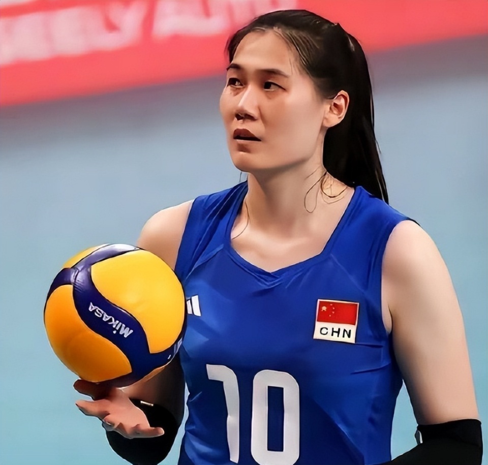 曝中国女排又一国手留洋!加盟俄超豪门,成朱婷,袁心玥