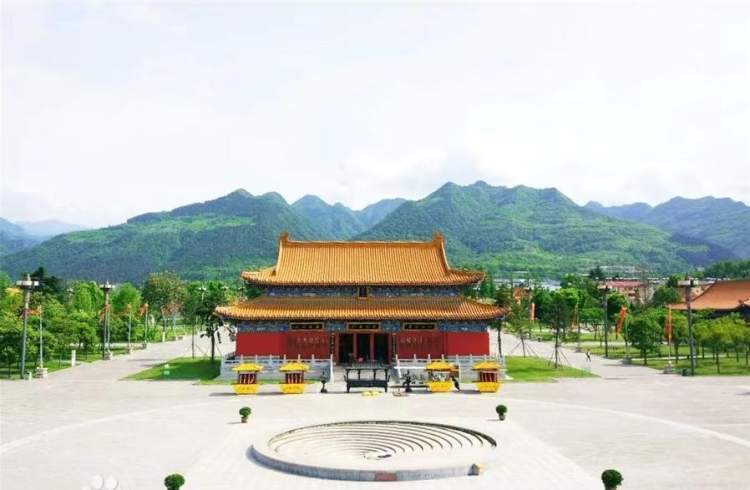 再游楼观台,看了这广场气势,场面,不免感叹(1)