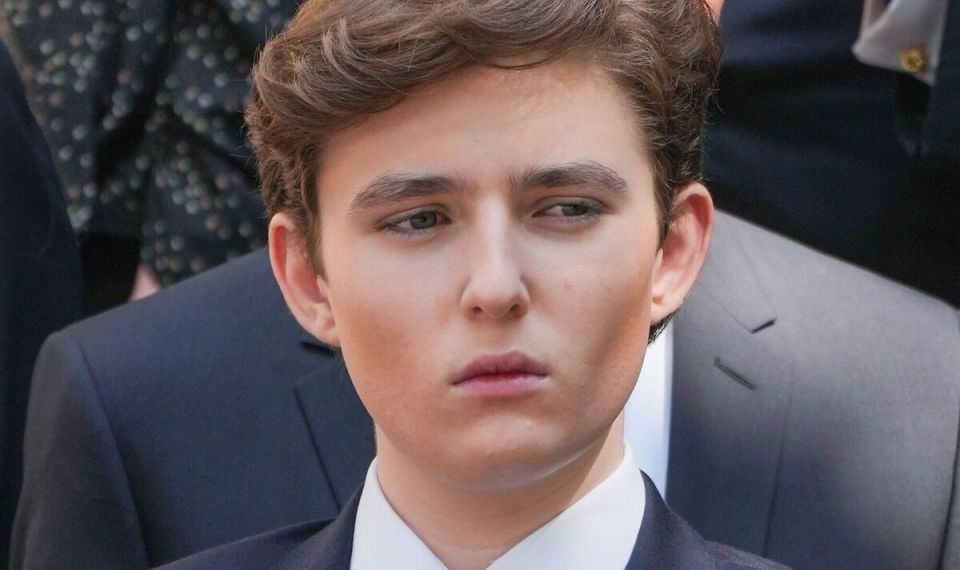 18岁巴伦·特朗普震撼政坛首秀，将出席共和党全国代表大会_腾讯新闻