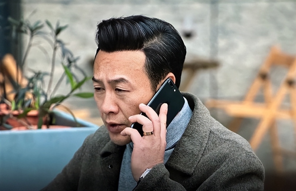 《狂飙》大结局穿帮：2015 年已用上iPhone 8Plus！
