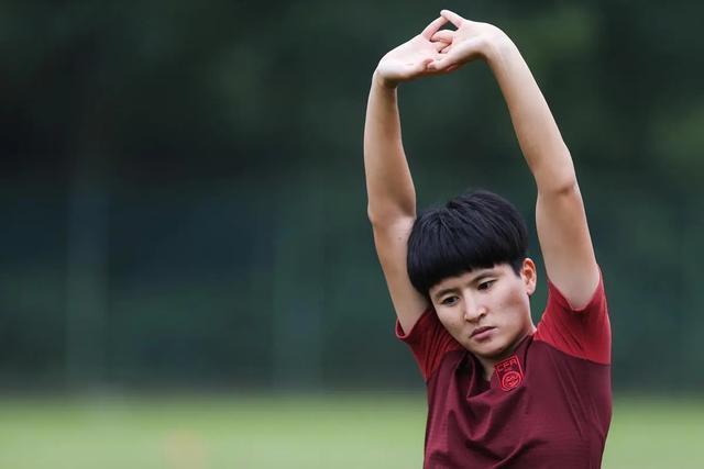 中国女足11号王珊珊：女足队长，中国队的“9球天后”_腾讯新闻