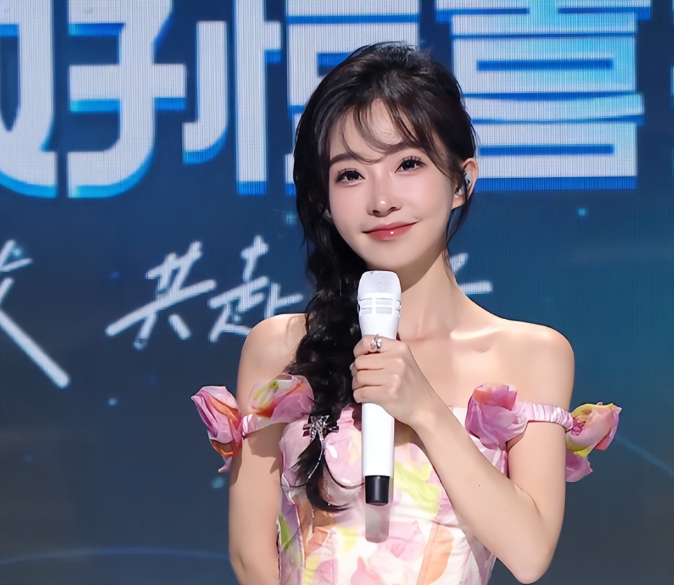 全开麦晚会来了,周深舞动全场,凤凰传奇唱得费力,毛不易遭遇故障_腾讯