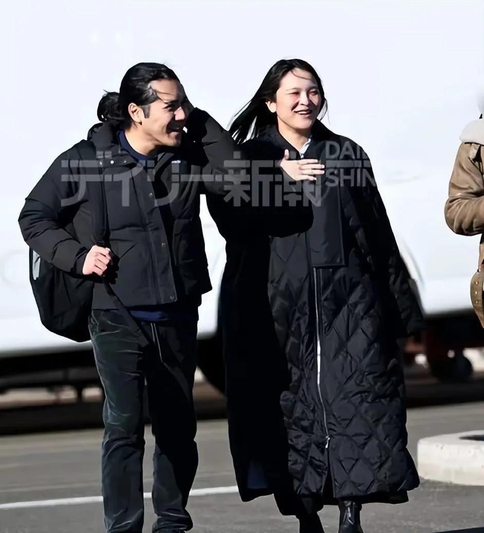 真子公主疑怀孕！身材浮肿满脸幸福，被博物馆辞退后靠小室圭养家_腾讯新闻