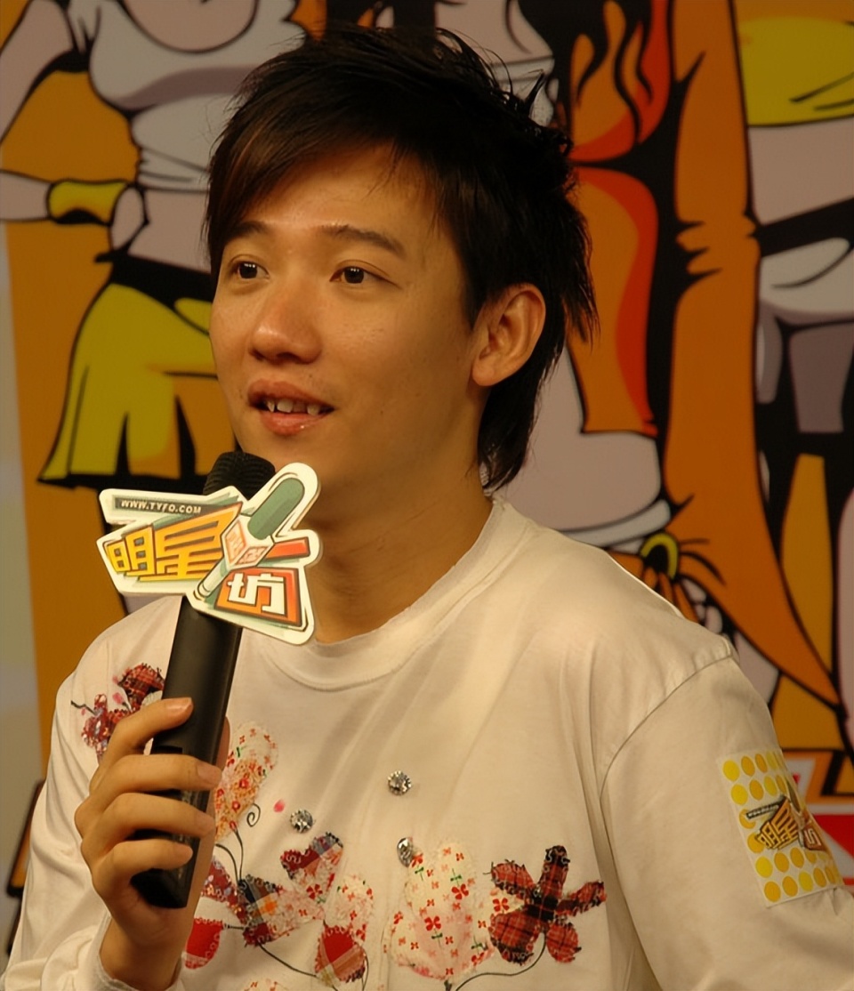 据友人透露,张文辉祖籍广东潮汕,在马来西亚出生及长大,中学时开始