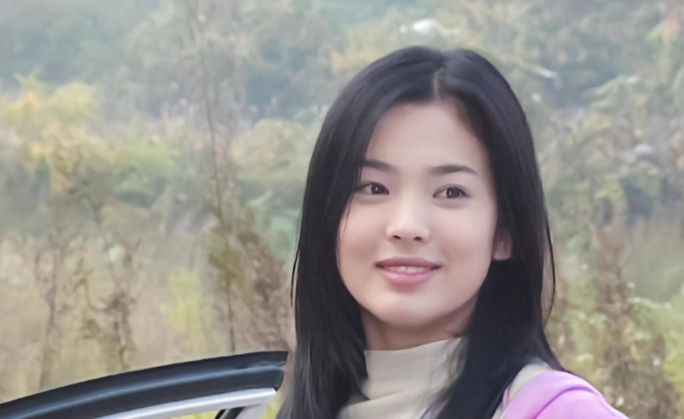 恩熙长大后是由女神宋慧乔饰演,宋慧乔这个时候还没有微调,鼻子不够