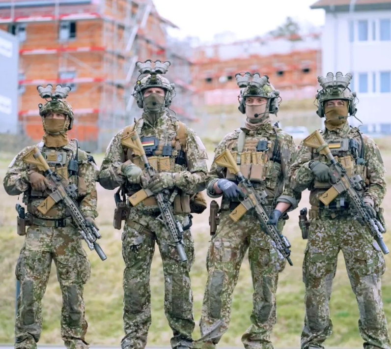 德国特种部队怎么为总理做汇报演练?