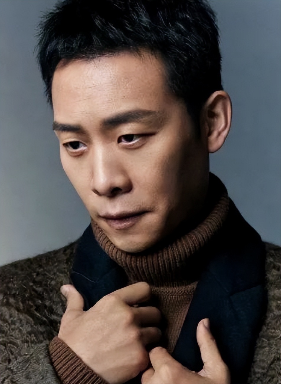 张译拒绝与女网红合影,被其公开吐槽傲慢无礼,网友都看不下去了