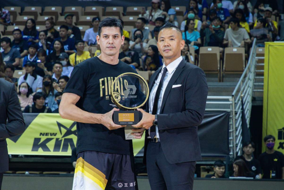 系列赛4-2!林书豪终于能拿生涯第2冠