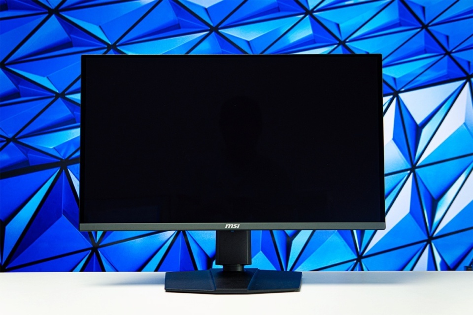 当世最强500Hz OLED面板！微星272QP X50上手体验如何？